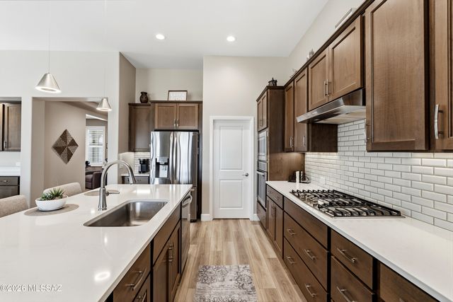 1445 E Golden Rock Way, Green Valley, AZ 85614