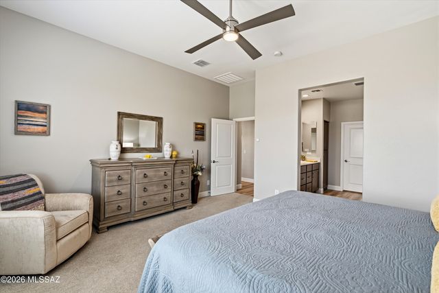 1445 E Golden Rock Way, Green Valley, AZ 85614