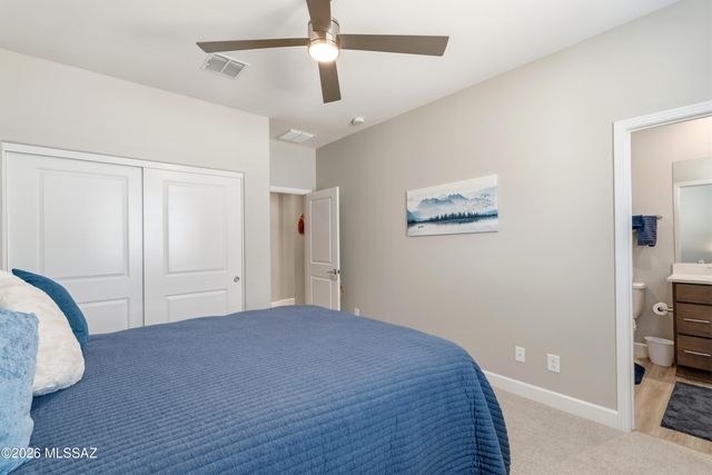 1445 E Golden Rock Way, Green Valley, AZ 85614