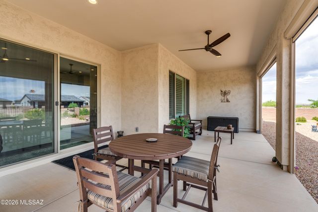 1445 E Golden Rock Way, Green Valley, AZ 85614