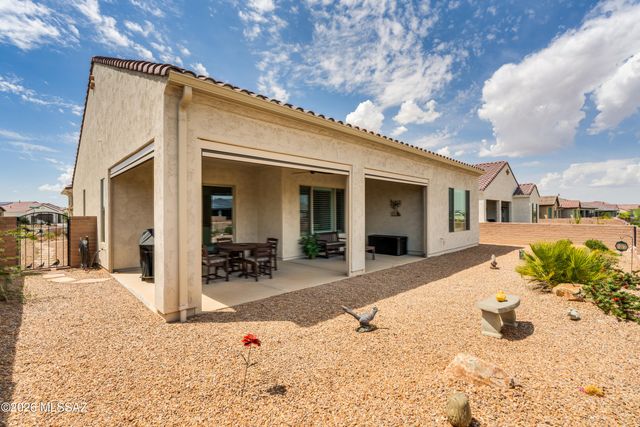 1445 E Golden Rock Way, Green Valley, AZ 85614