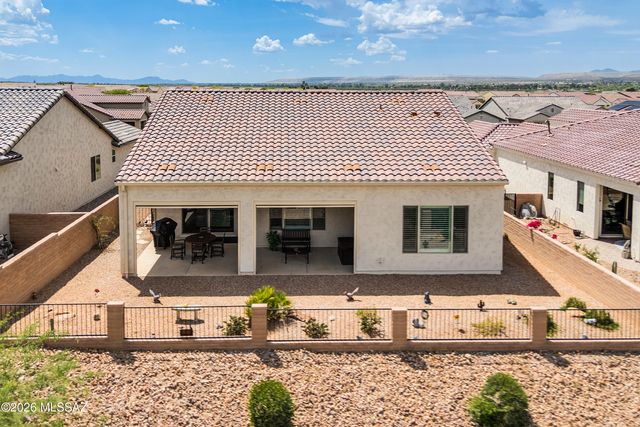 1445 E Golden Rock Way, Green Valley, AZ 85614