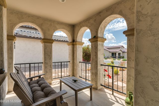 1445 E Golden Rock Way, Green Valley, AZ 85614