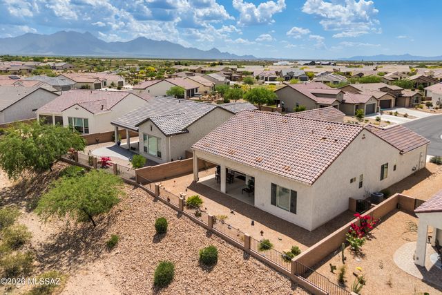 1445 E Golden Rock Way, Green Valley, AZ 85614