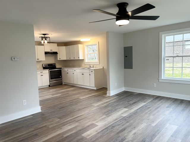 108 Elizabeth St, Shelbyville, TN 37160