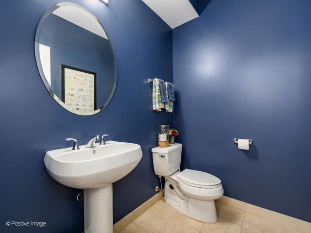 565 W QUINCY Street 1602, Chicago, IL 60661