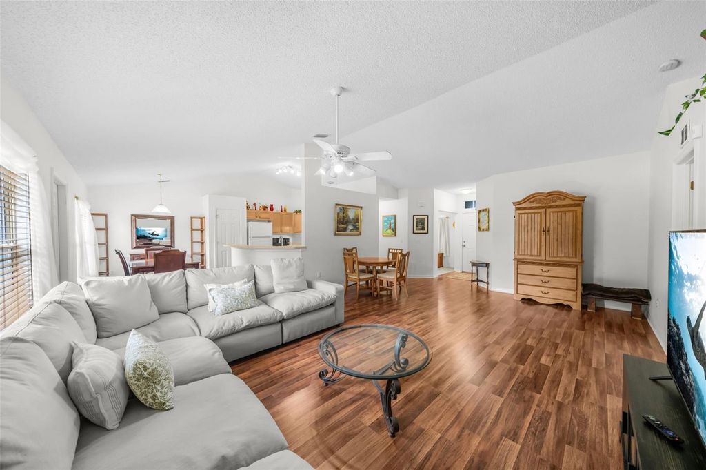 Image 8 of property listing at 3254 WASILLA AVENUE SE, Palm Bay, FL 32909