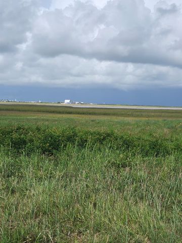 1623 Blue Water Highway, Surfside Beach, TX 77541