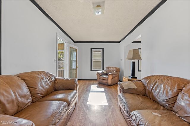 932 Cole Avenue, Akron, OH 44306