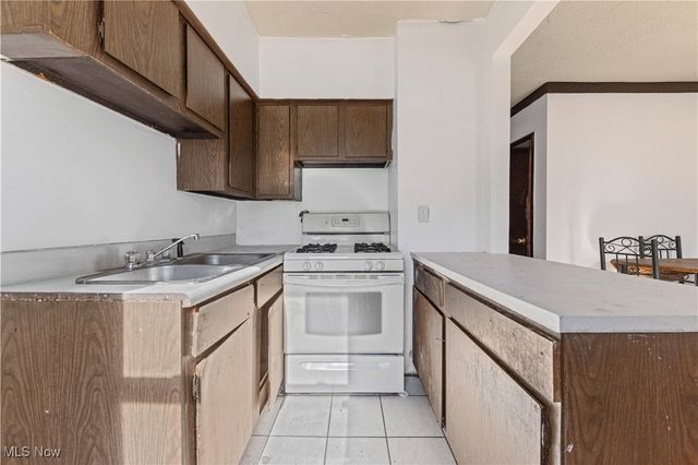 932 Cole Avenue, Akron, OH 44306