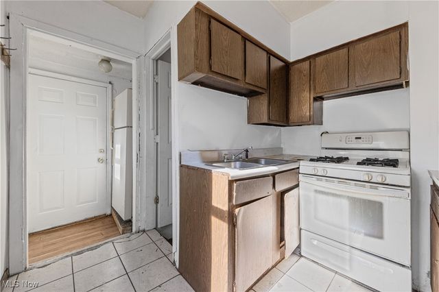 932 Cole Avenue, Akron, OH 44306