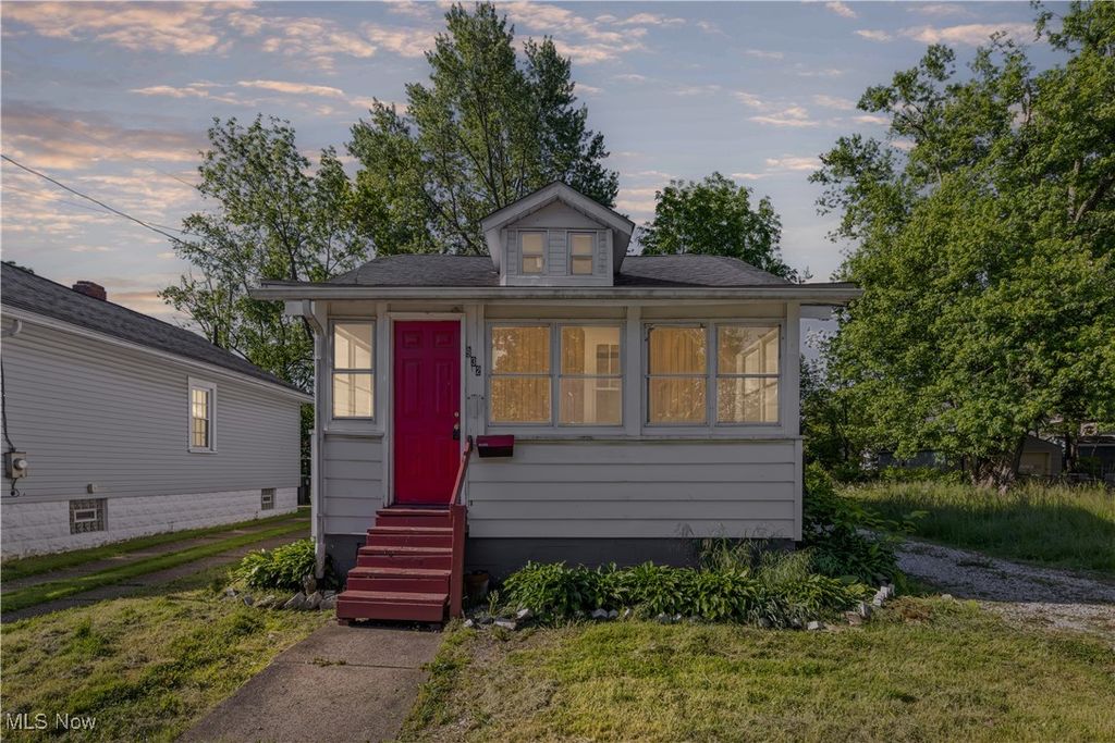 932 Cole Avenue, Akron, OH 44306