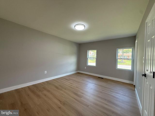 7907 COLORADO SPRINGS DR, Springfield, VA 22153