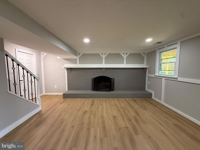 7907 COLORADO SPRINGS DR, Springfield, VA 22153
