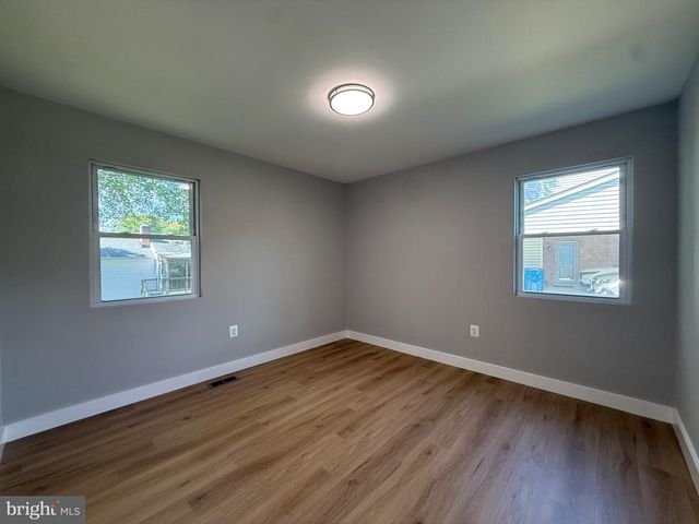 7907 COLORADO SPRINGS DR, Springfield, VA 22153