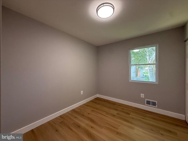 7907 COLORADO SPRINGS DR, Springfield, VA 22153
