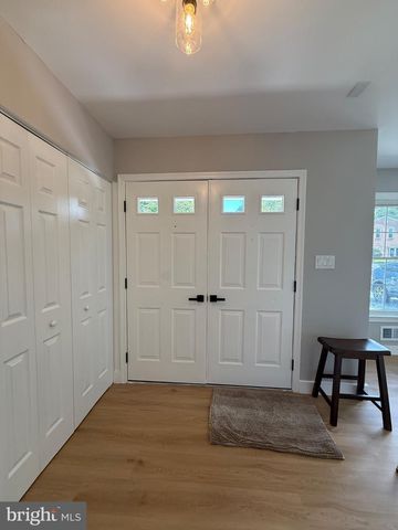 7907 COLORADO SPRINGS DR, Springfield, VA 22153