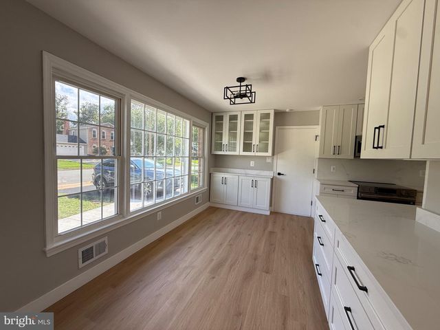 7907 COLORADO SPRINGS DR, Springfield, VA 22153