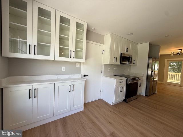 7907 COLORADO SPRINGS DR, Springfield, VA 22153