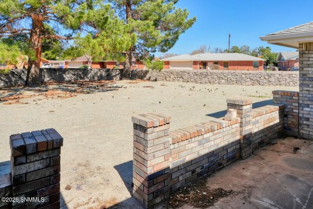 865 Cedardale Drive, Las Cruces, NM 88005