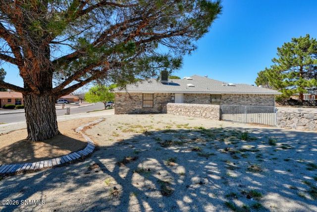 865 Cedardale Drive, Las Cruces, NM 88005