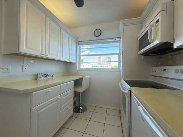 29 Yacht Club Drive 306, North Palm Beach, FL 33408