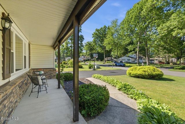 7 Turnberry Lane, Clifton Park, NY 12065
