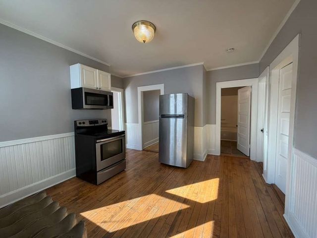 246 Rogers St 1, Lowell, MA 01852