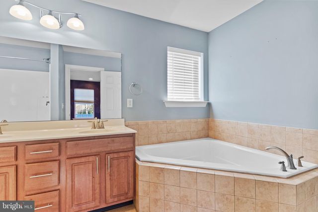 15 WARGO LN, Dillsburg, PA 17019