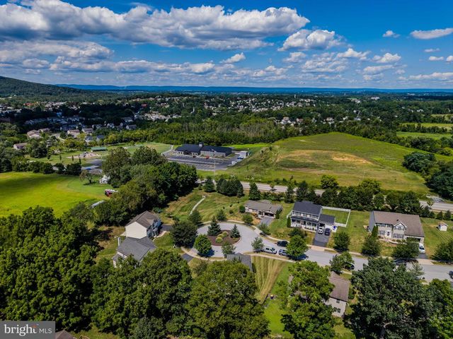 15 WARGO LN, Dillsburg, PA 17019