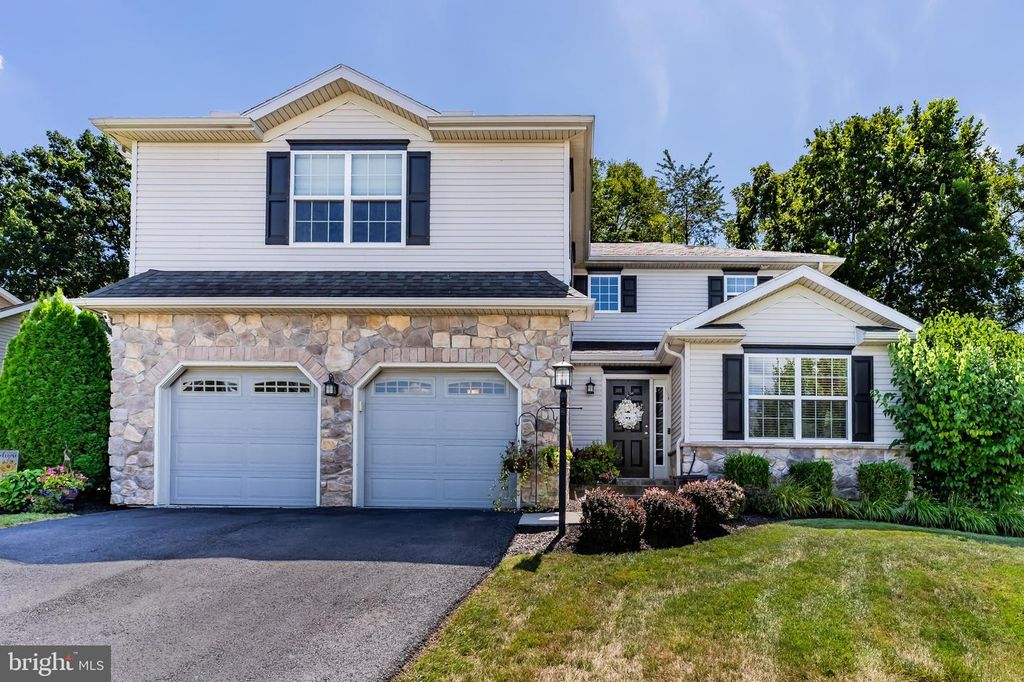 15 WARGO LN, Dillsburg, PA 17019