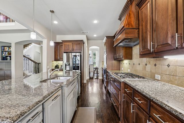 1123 Blue Lake Boulevard, Arlington, TX 76005