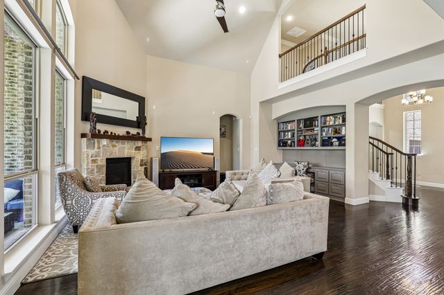 1123 Blue Lake Boulevard, Arlington, TX 76005