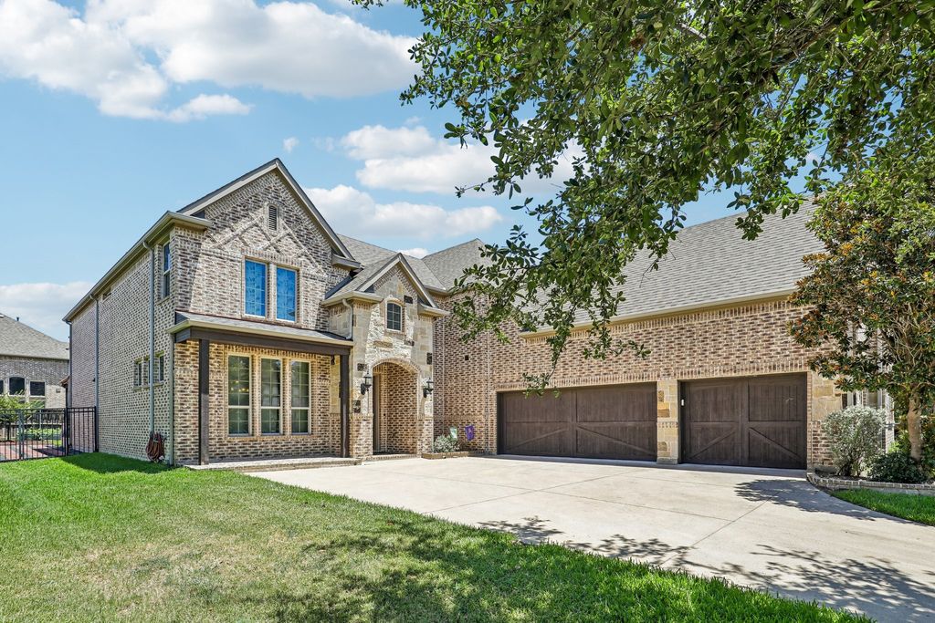 1123 Blue Lake Boulevard, Arlington, TX 76005