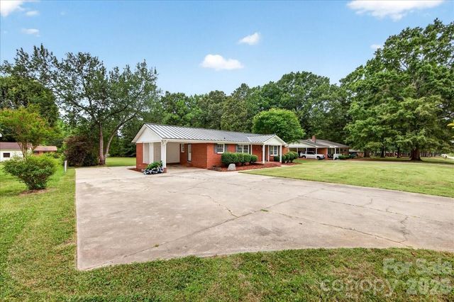 2216 White Store Road, Monroe, NC 28112