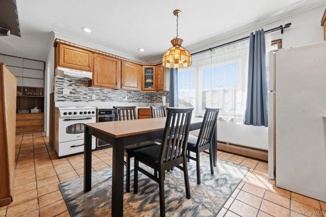 15 Bird Lane, Hicksville, NY 11801