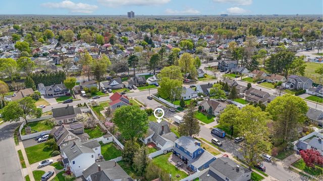 15 Bird Lane, Hicksville, NY 11801