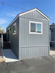 1020 Bradbourne Avenue, Duarte, CA 91010