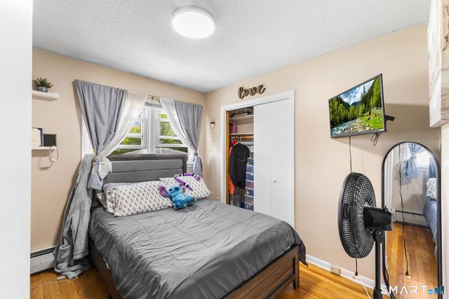 35 Wedgewood Drive, Waterbury, CT 06705