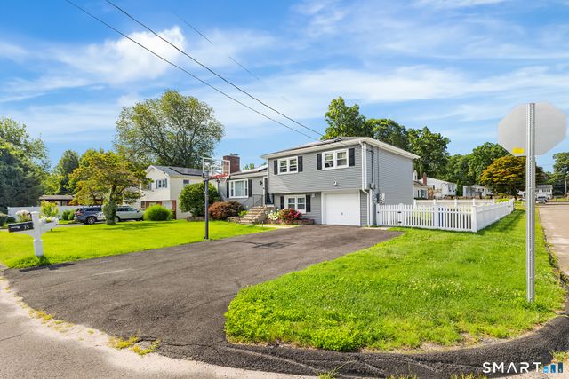 35 Wedgewood Drive, Waterbury, CT 06705