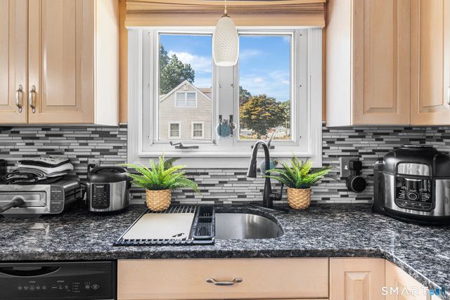 35 Wedgewood Drive, Waterbury, CT 06705