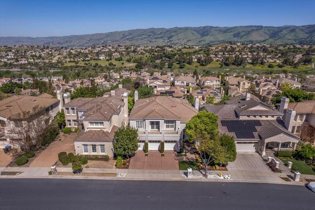 5200 Birkdale Way, San Jose, CA 95138