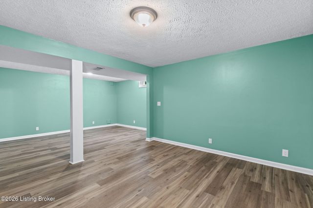 10104 Natalie Way, Louisville, KY 40299
