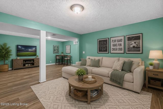 10104 Natalie Way, Louisville, KY 40299