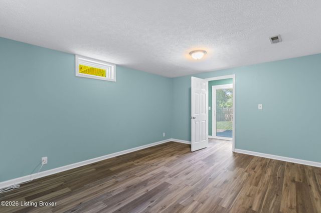 10104 Natalie Way, Louisville, KY 40299