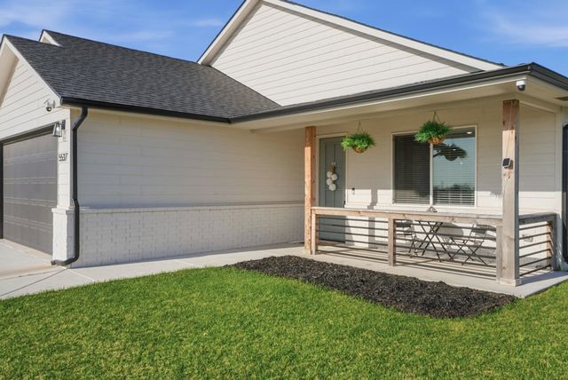 5537 W 42nd Ct S, Wichita, KS 67215