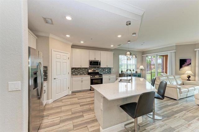 7374 DIVOT LOOP, Bradenton, FL 34202