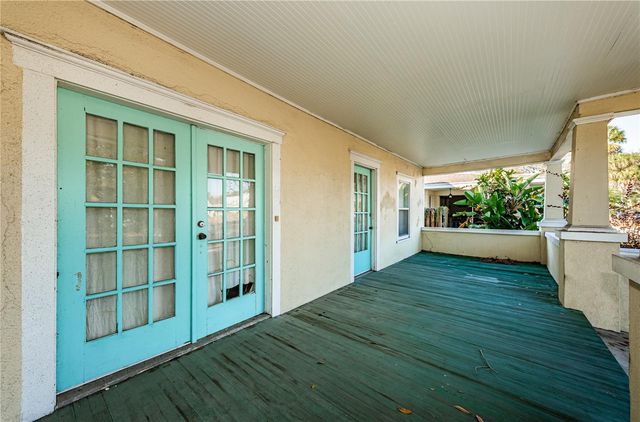 138 10TH AVENUE NE, St Petersburg, FL 33701