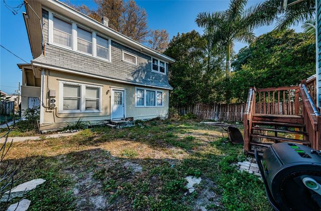 138 10TH AVENUE NE, St Petersburg, FL 33701