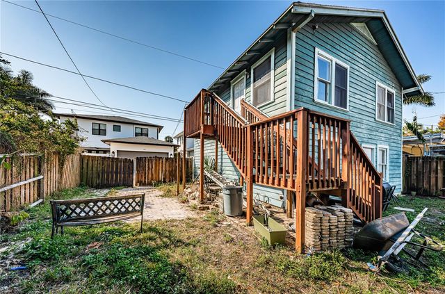 138 10TH AVENUE NE, St Petersburg, FL 33701